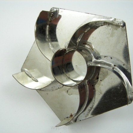 ZNACZNIK METALOWY DO KAJZEREK KWIATEK