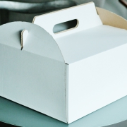 OPAKOWANIE NA TORT Z RĄCZKĄ 35 x 35 x 15